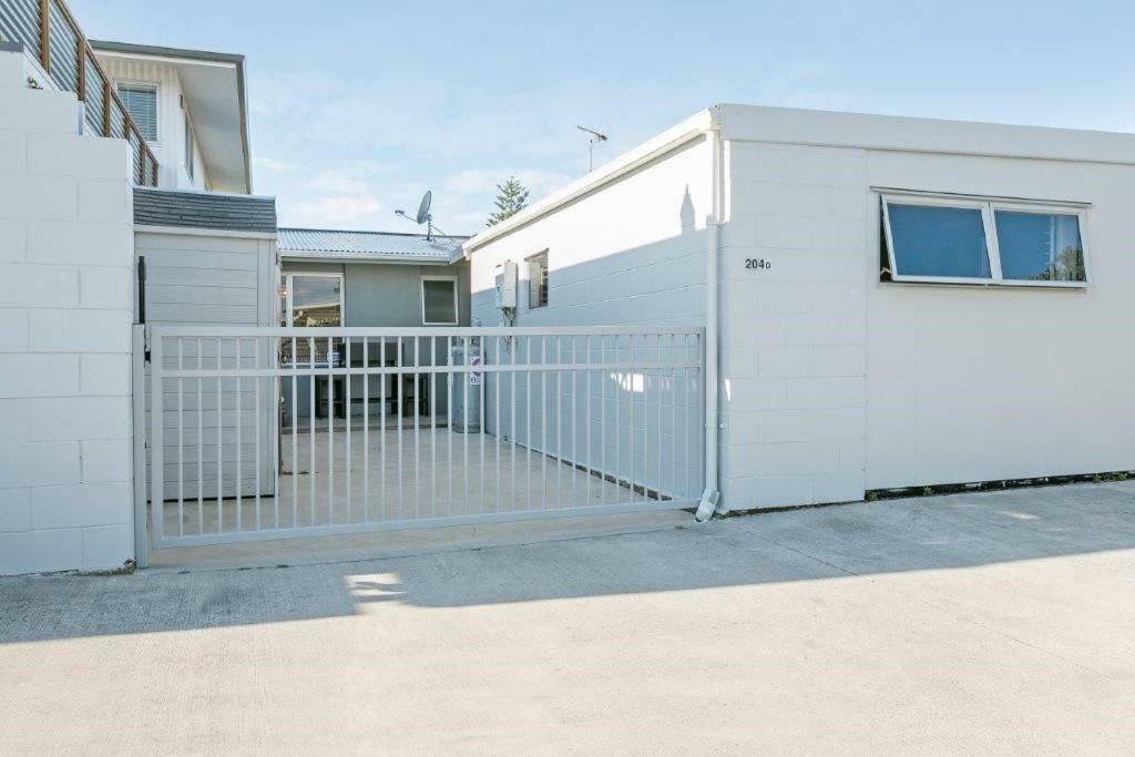 Beachfront Location Appartamento Mount Maunganui Esterno foto